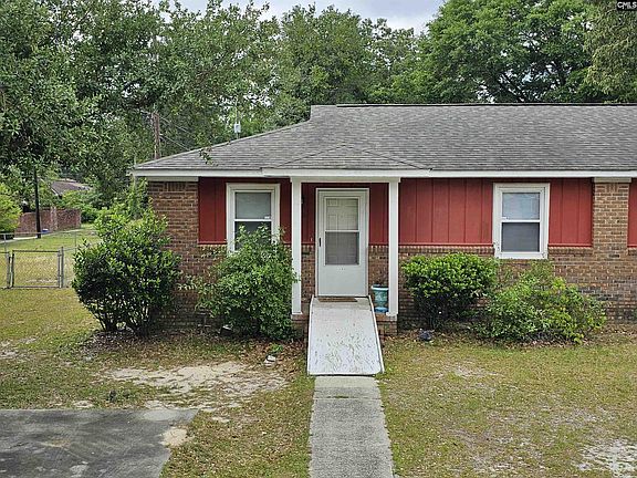 2nd image of 3904 Persimmon St