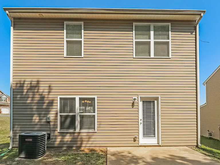 2541 Meadow Crossing Dr — Photo 19