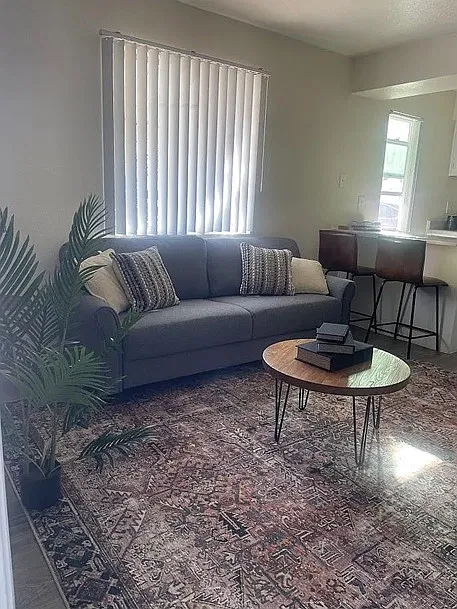 Studio, 450 sqft, $1,195 — Photo 2