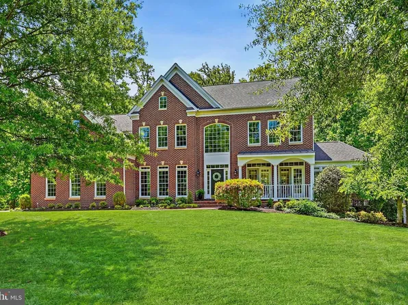 12804 Rose Grove Dr, Herndon, VA 20171