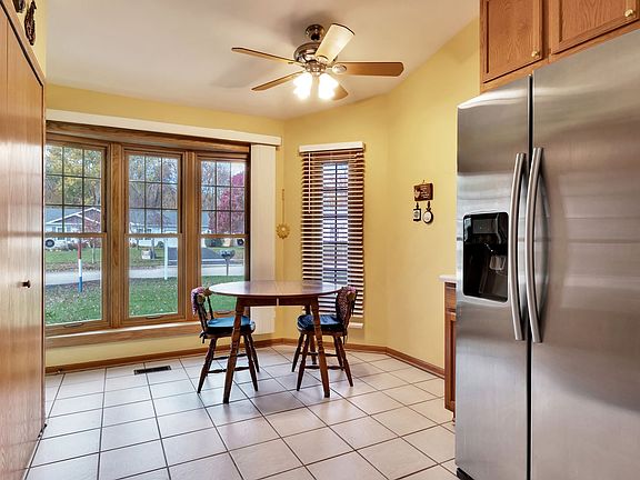 4th image of 4511 Vista Dr