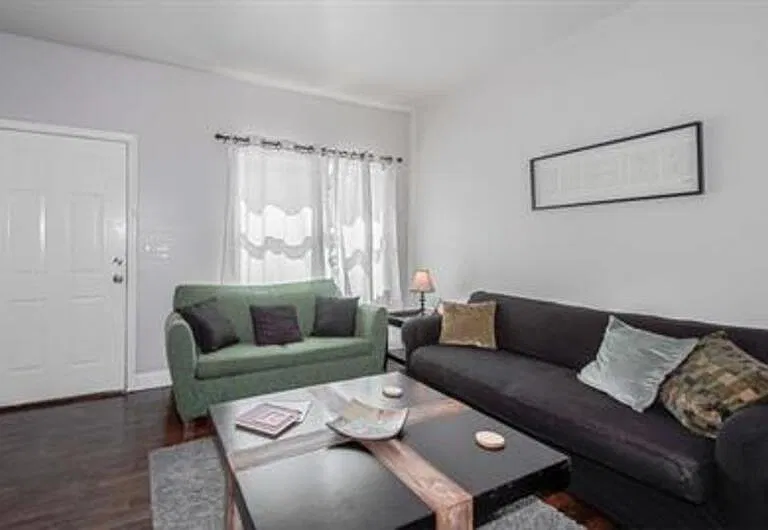 906 Greenwood Ave NE #C — Photo 3