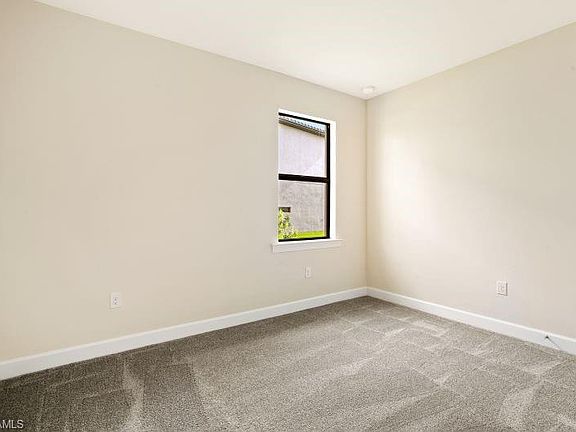 4th image of 17506 Elkgrove Ln
