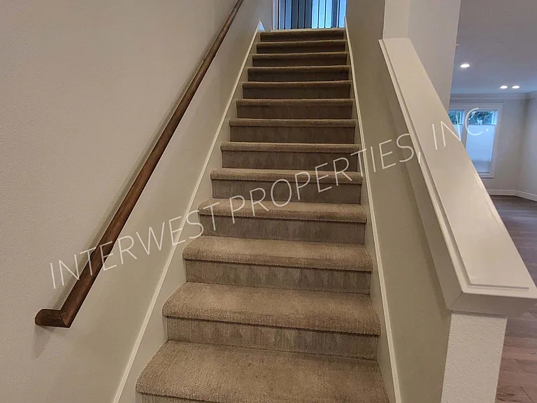 7114 NE 8th Ave — Photo 20