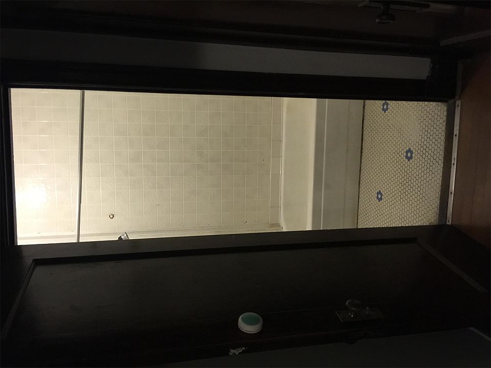 2nd image of 1143 W 70th St #2