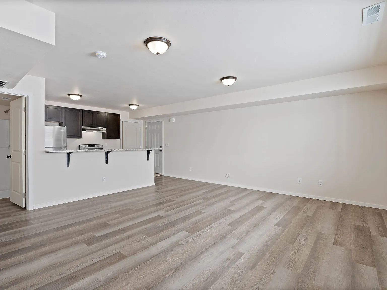 4 bed, 1407 sqft, $2,200 — Photo 4