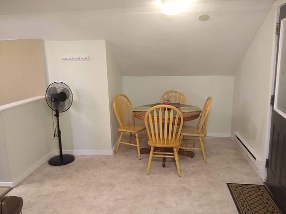 3rd image of 130 1/2 Broadwater Ave