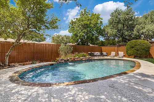 6840 Roundrock Rd Photo 1
