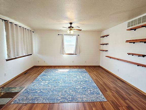 4th image of 235 Lindbergh Ave
