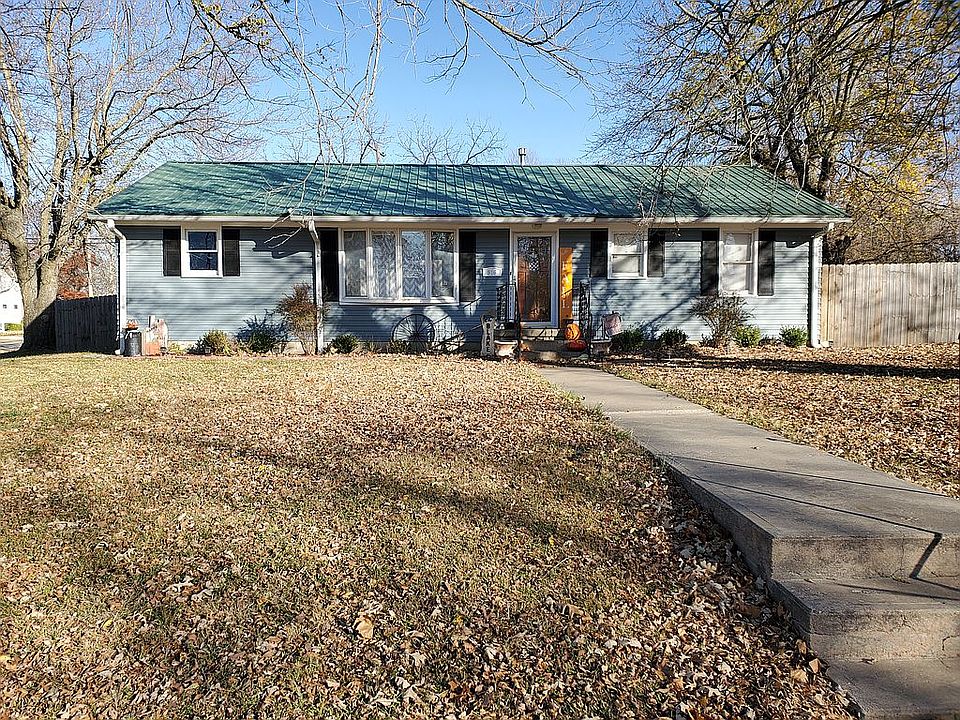 1st image of 916 Logan St