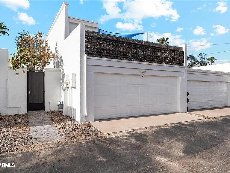 1921 E Medlock Dr — Photo 46