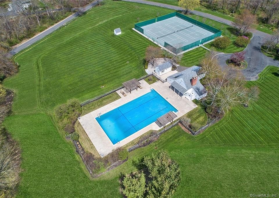 1st image of 42 Farview Farm Rd
