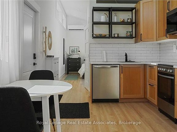 4th image of 45 Bond St #3
