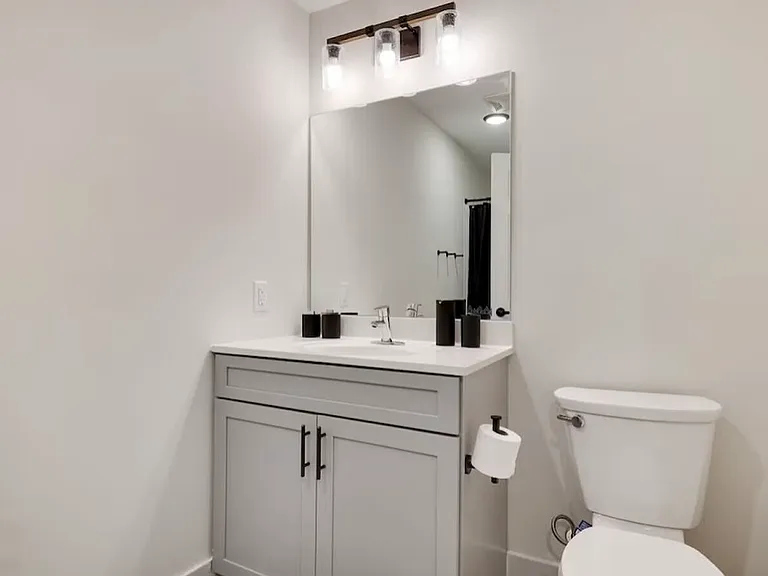 87 Crystal St — Photo 4
