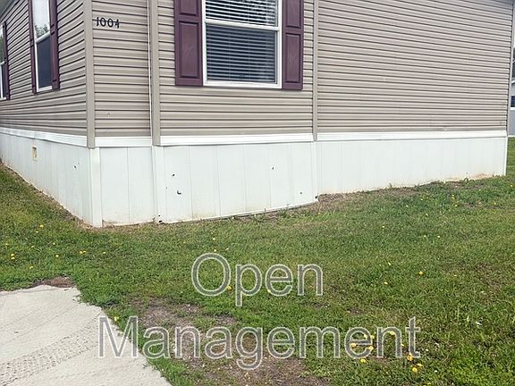 5th image of 825 1st Ave E #113