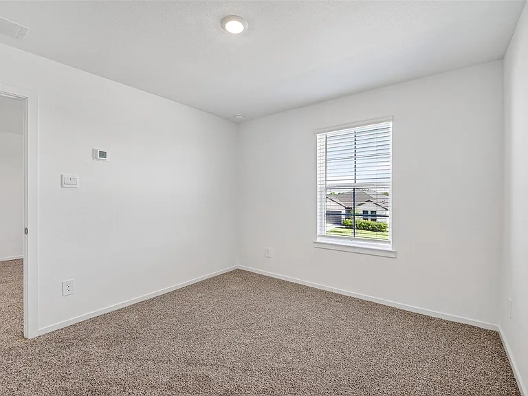 407 Robin St — Photo 28