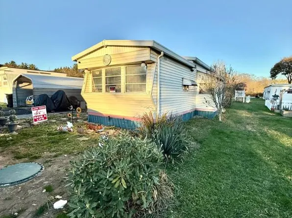 6 Carriage Dr, Youngsville, PA 16371