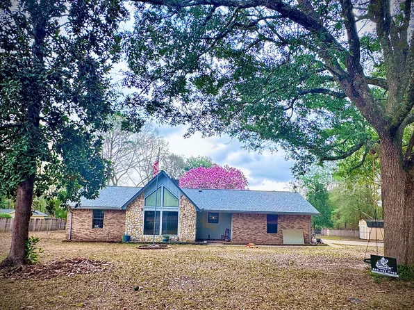 6077 Terrace Ln, Crestview, FL 32536