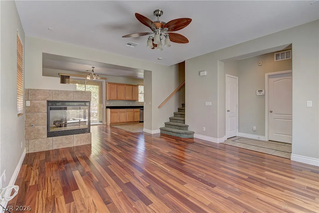 2 bed, 2.5 bath, 1471 sqft, $1,955 — Photo 2