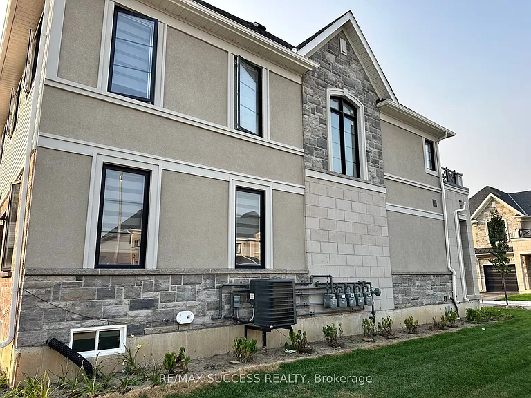 30 Mia Dr #7 — Photo 29