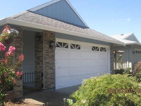 DoubleGarage w/ Hardy Siding