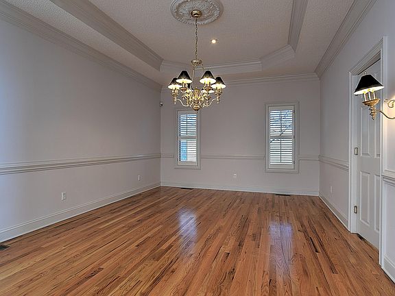 5th image of 3344 Berkshire Cir