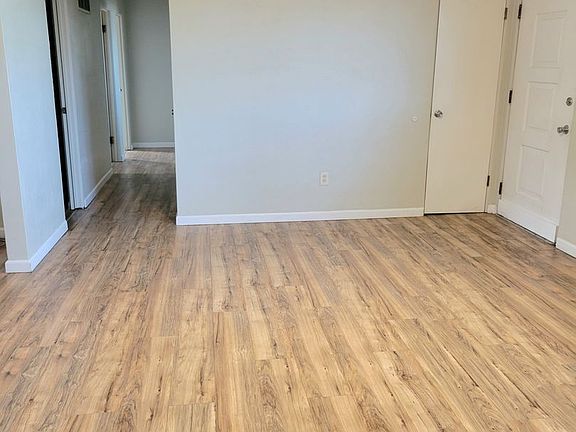 4th image of 21 Eastgate Dr