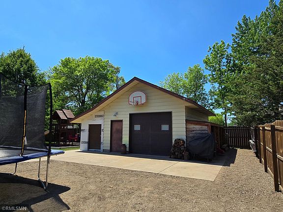 5th image of 1615 10th Ave S