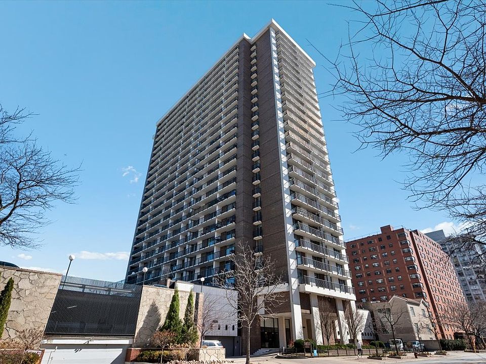 1st image of 5855 N Sheridan Rd APT 25G