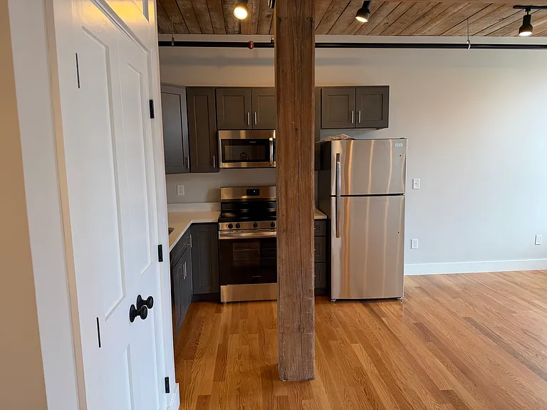 1665 Main Street — Photo 15