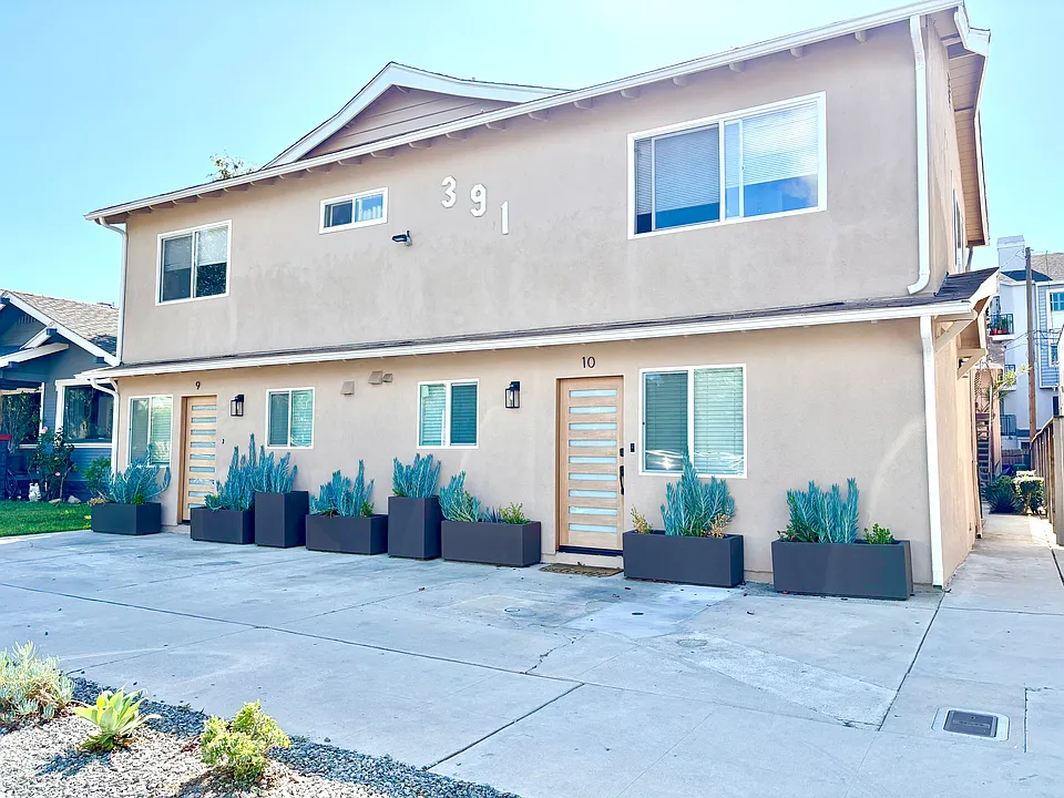 391 Molino Ave #A