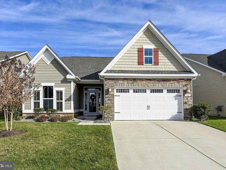1st image of 30 Waterside Dr