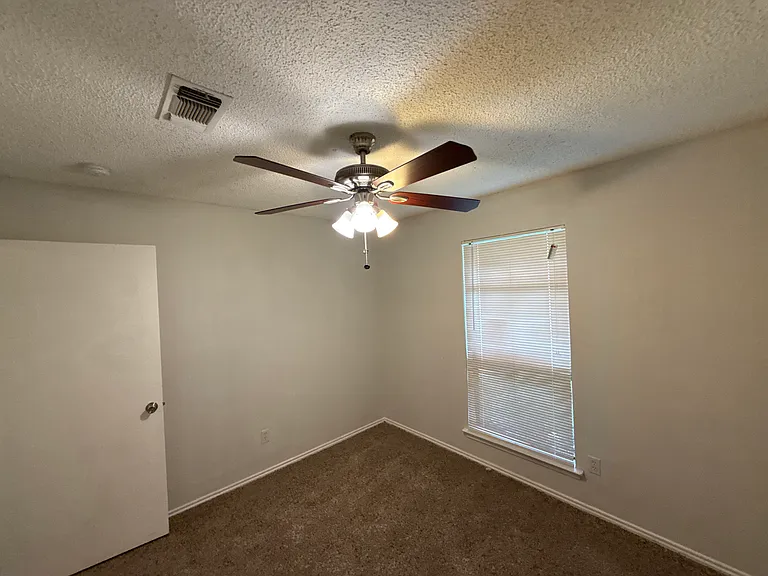 221 Arnold St — Photo 12