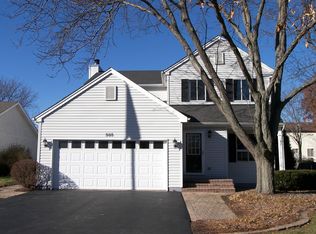 585 Peachtree Ln, Lake Zurich, IL 60047