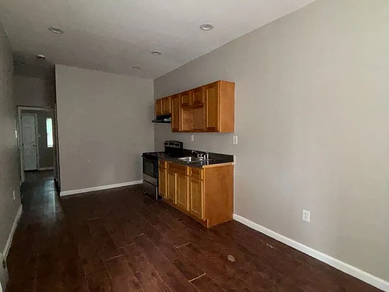 1864 E Cornwall Street — Photo 6
