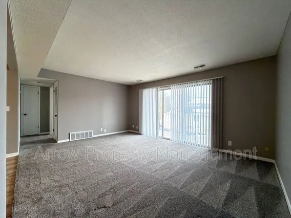 3831 S 46th St, Lincoln, NE