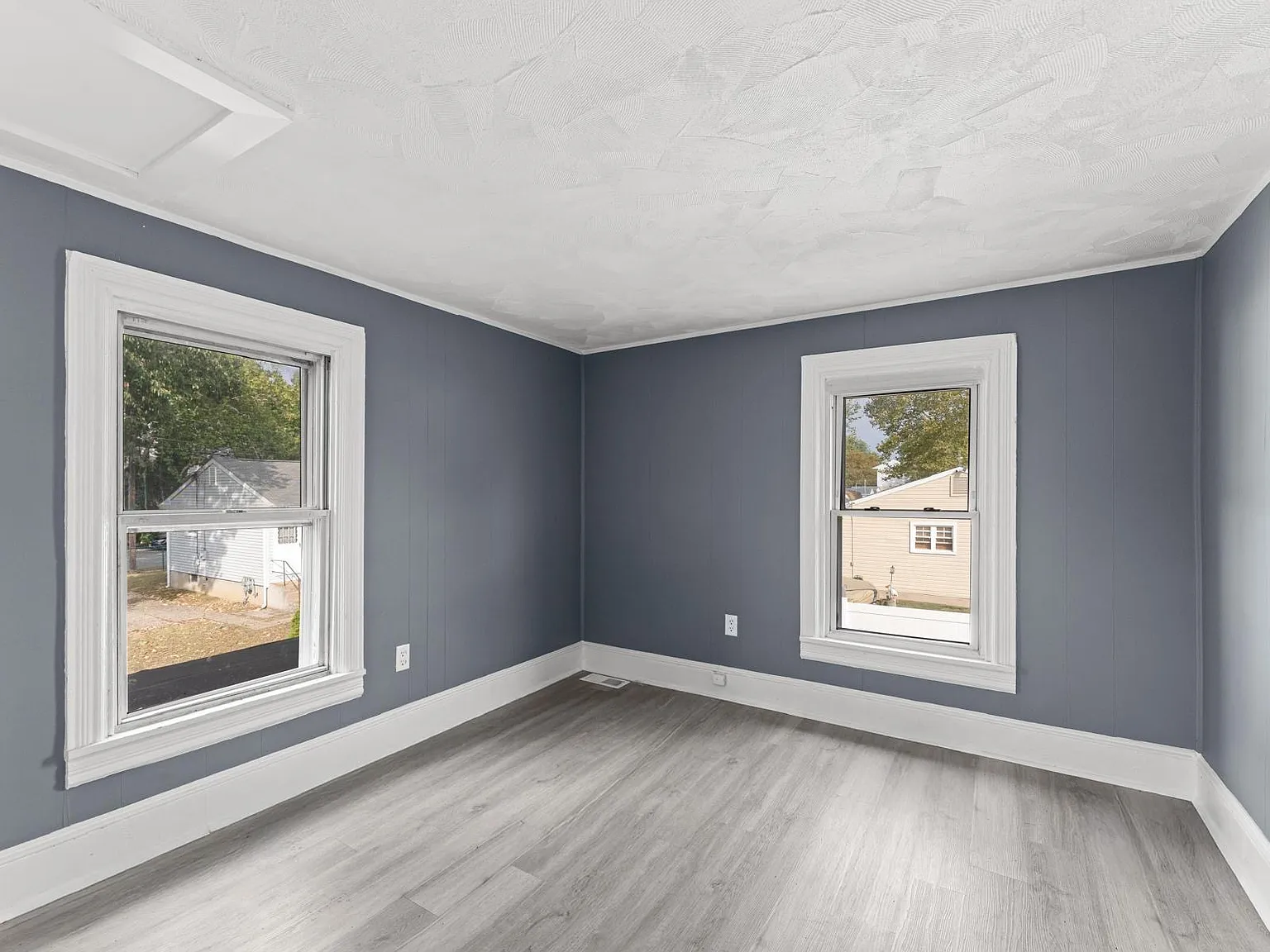 3 bed, 980 sqft, $2,350 — Photo 4