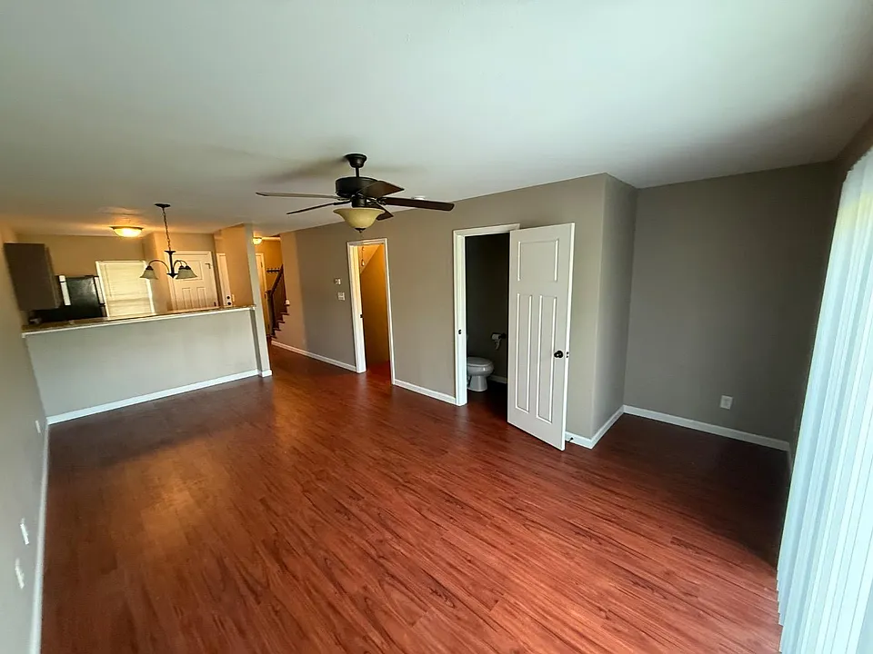 562 Nepute St #2