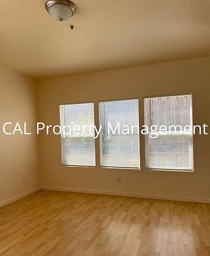 1159 Cobblestone St — Photo 5