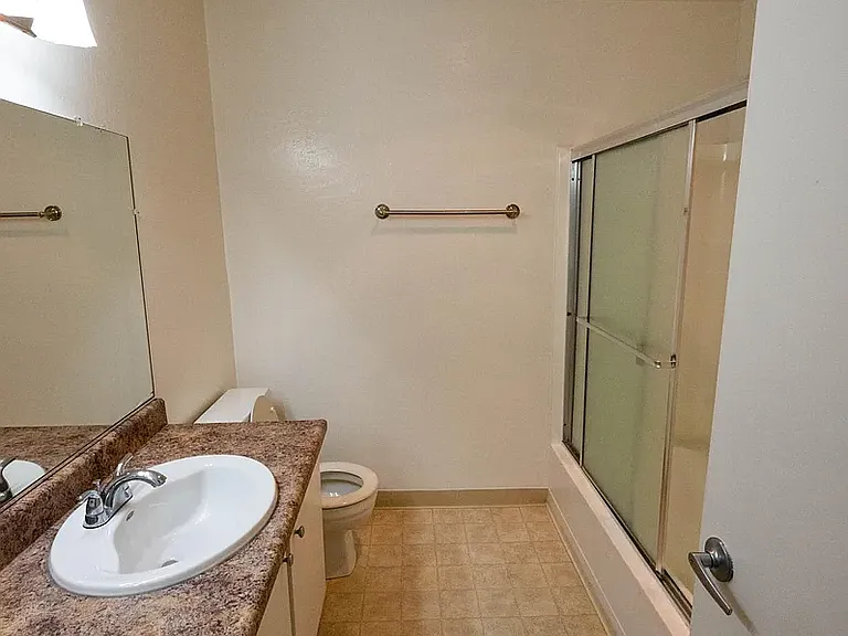 The Chestnut 2+2 primary bathroom