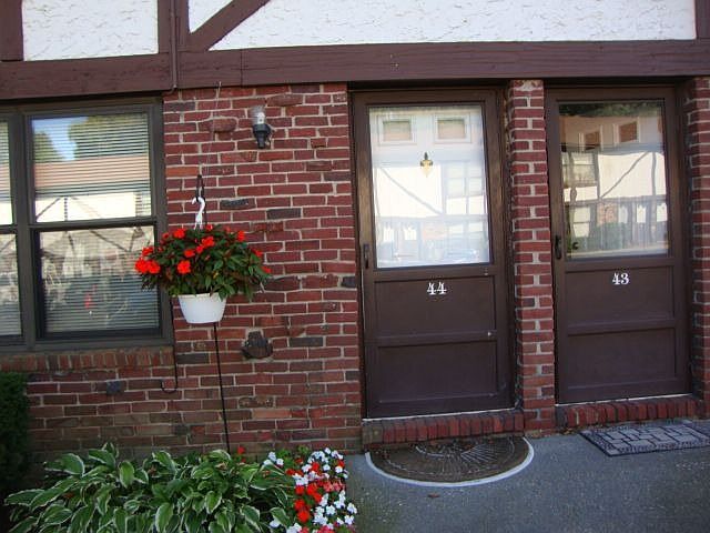 1st image of 44 Bailey Ct
