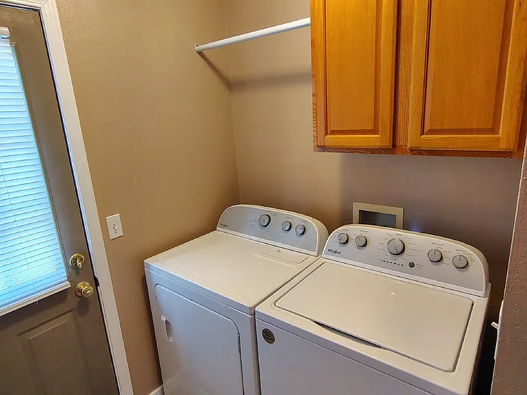 1700 Joshua Pl #B — Photo 7