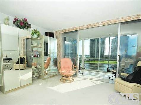 3rd image of 36 Yacht Club Dr APT 605