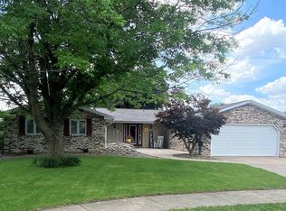 1835 Valle Vista Blvd, Pekin, IL 61554