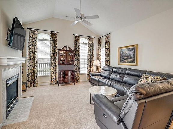 3rd image of 2574 Wanstead Ct #D