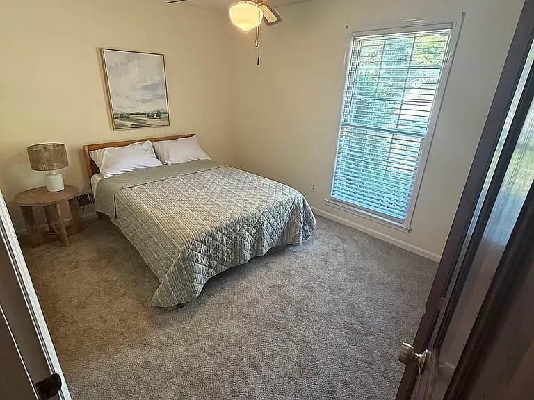 530 Chadford Rd — Photo 15