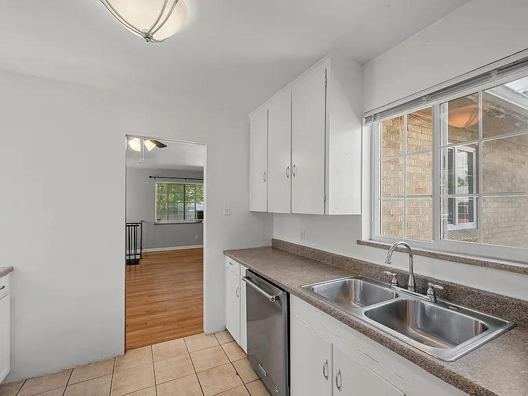1393 S Grant St — Photo 12
