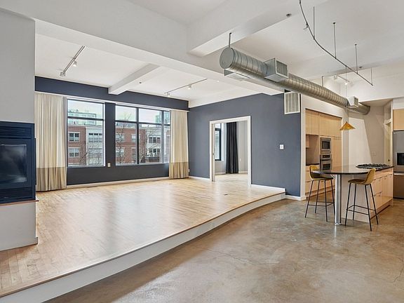 4th image of 1200 Washington St #416