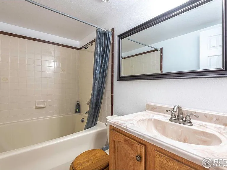 2197 Kennington Ct — Photo 16