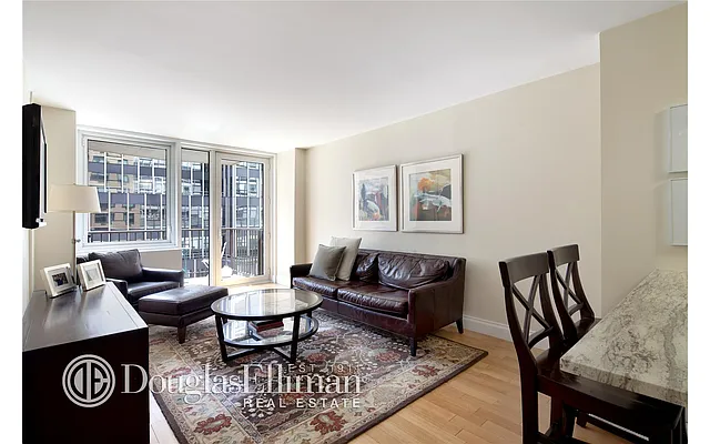 Rented by Douglas Elliman | media 16